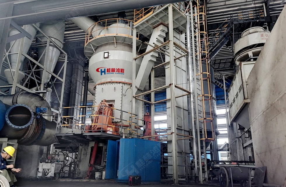 錳礦石生產線立式磨HLM2000廣西欽州客戶進行量產